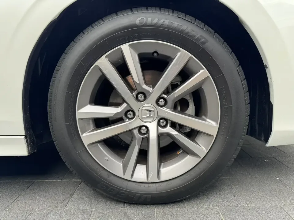 Honda CIVIC Civic 2022 240TURBO CVT Dynamic C-position Special Edition 2023 — thumbnail 3