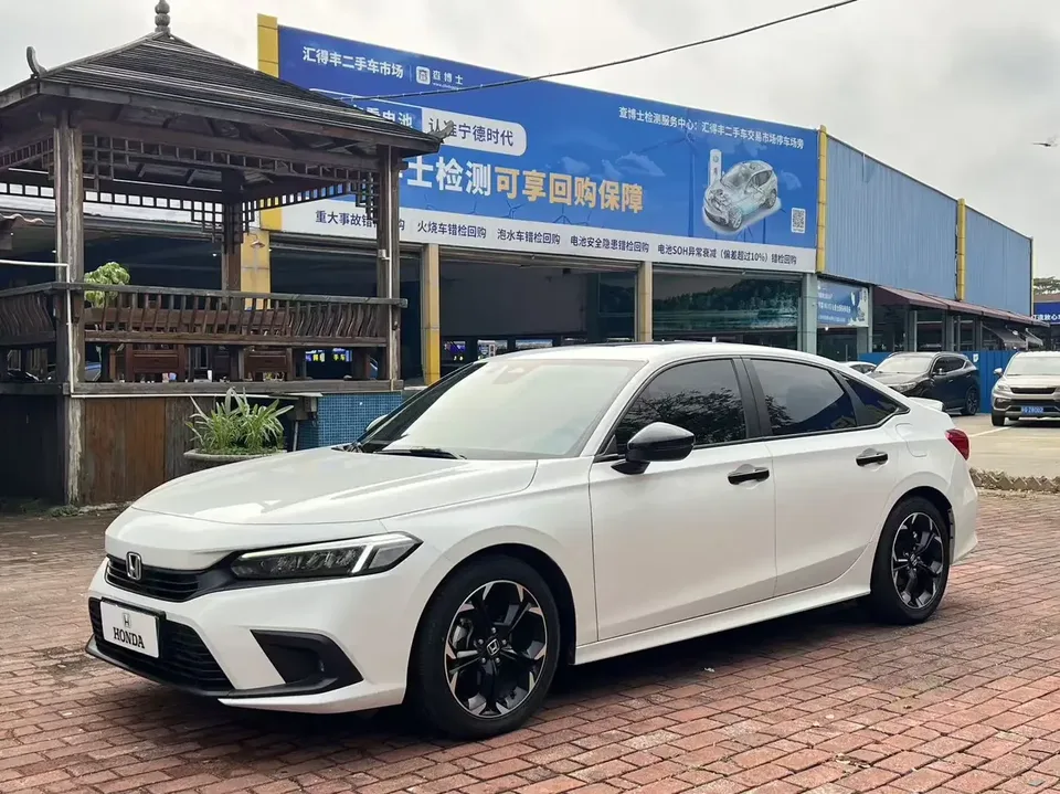 Honda CIVIC Civic 2022 240TURBO CVT Fuel Edition 2024 — photo 1, buy with delivery to Moscow