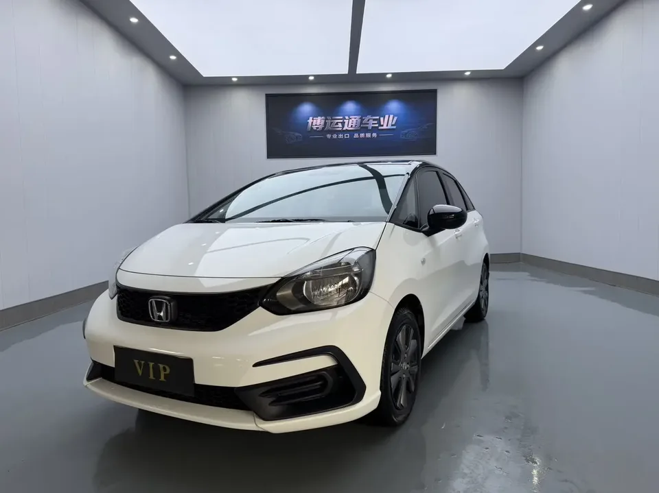 Honda FIT Fit 2021 1.5L CVT Trendy Edition 2022 — photo 1, buy with delivery to Moscow