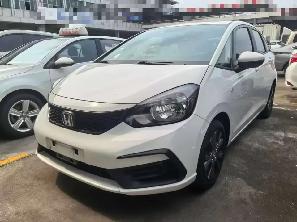Honda FIT Fit 2022 1.5L CVT Trendy Sunroof Edition 2022 — photo 1, buy with delivery to Moscow