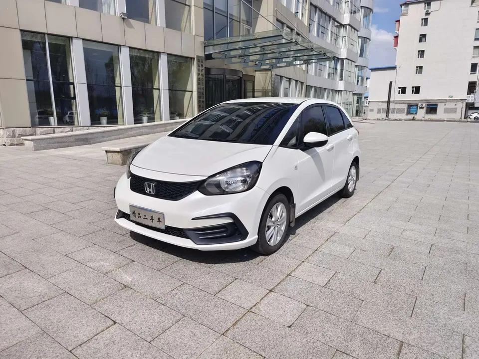 Honda FIT Fit 2023 1.5L CVT Trendy Edition 2023 — photo 1, buy with delivery to Moscow