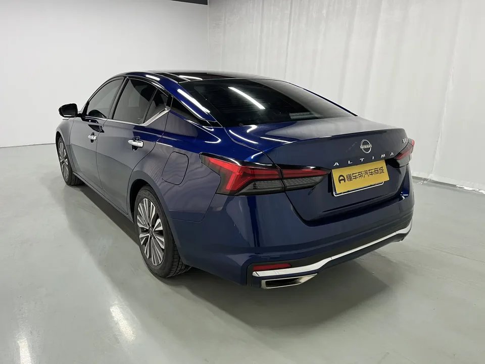 Nissan Altima Sound of nature 2022 2.0L XL-Upr Premium Edition 2023 — thumbnail 2