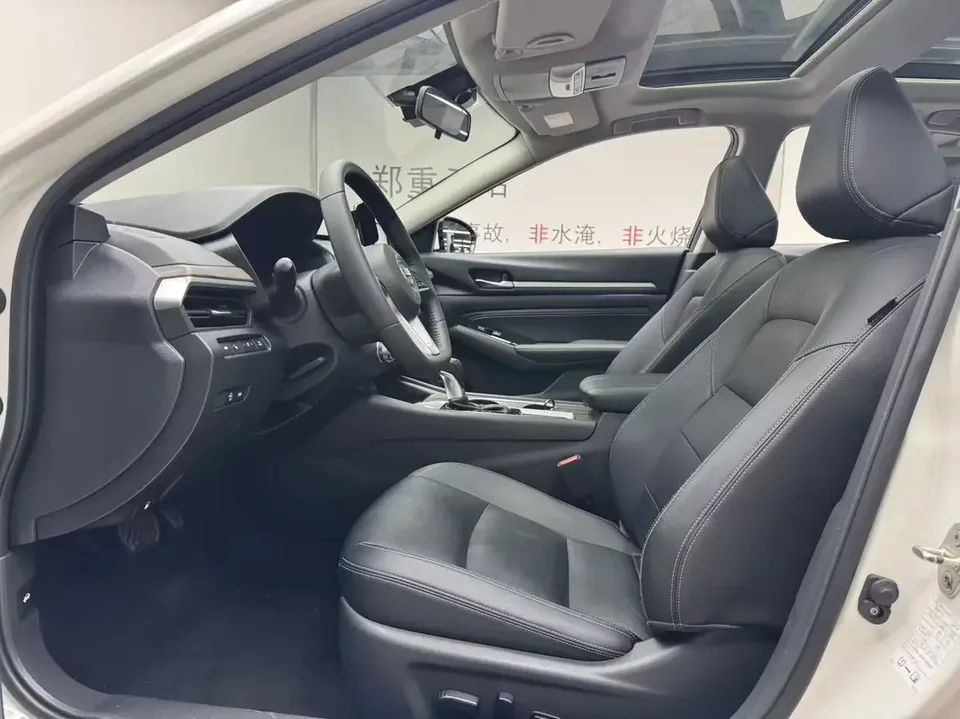 Nissan Altima Sound of nature 2022 2.0L XL-TLS Enjoy Edition 2023 — thumbnail 4