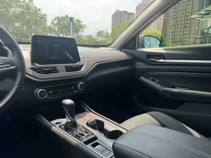 Nissan Altima Sound of nature 2021 2.0L XL Comfort Edition 2022 — thumbnail 4