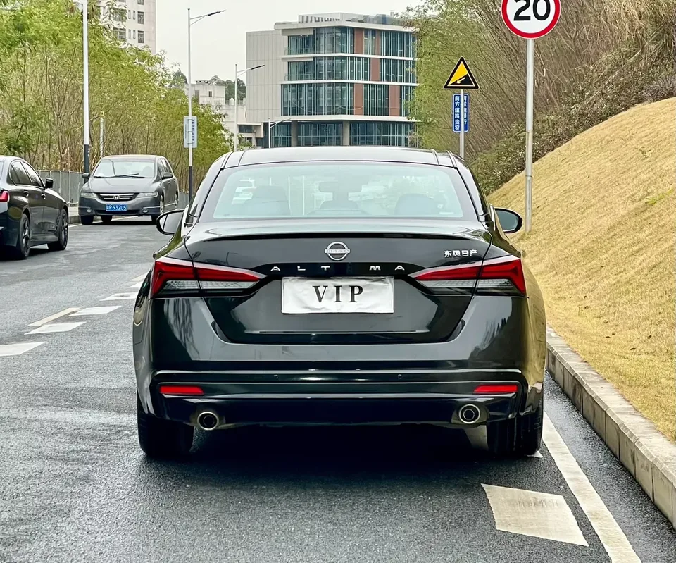 Nissan Altima Sound of nature 2022 2.0L XL-TLS Enjoy Edition 2023 — thumbnail 2
