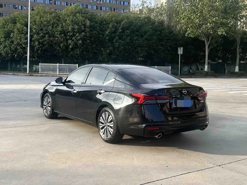 Nissan Altima Sound of nature 2024 2.0L SV Black Gold Edition 2024 — thumbnail 4