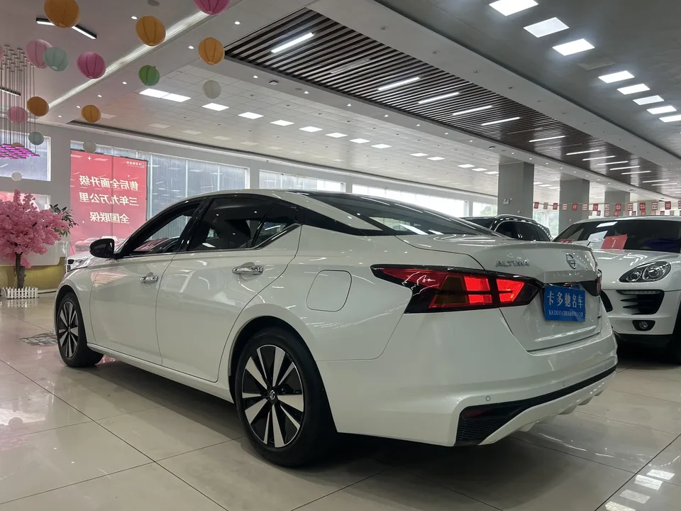 Nissan Altima Sound of nature 2021 2.0L XL Comfort Edition 2022 — миниатюра 4