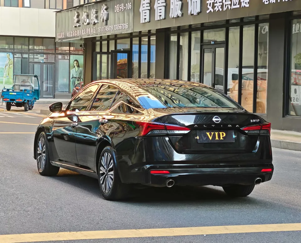 Nissan Altima Sound of nature 2022 2.0L XL-TLS Enjoy Edition 2023 — thumbnail 4