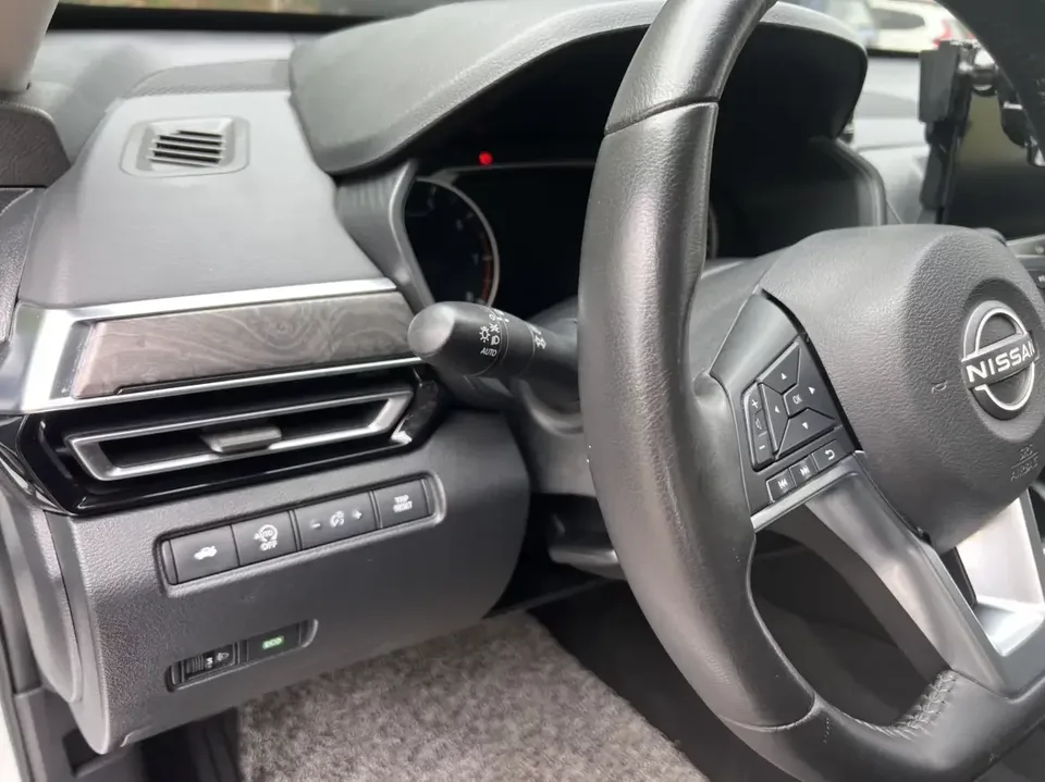 Nissan Altima Sound of nature 2022 2.0L XL-TLS Enjoy Edition 2023 — thumbnail 4