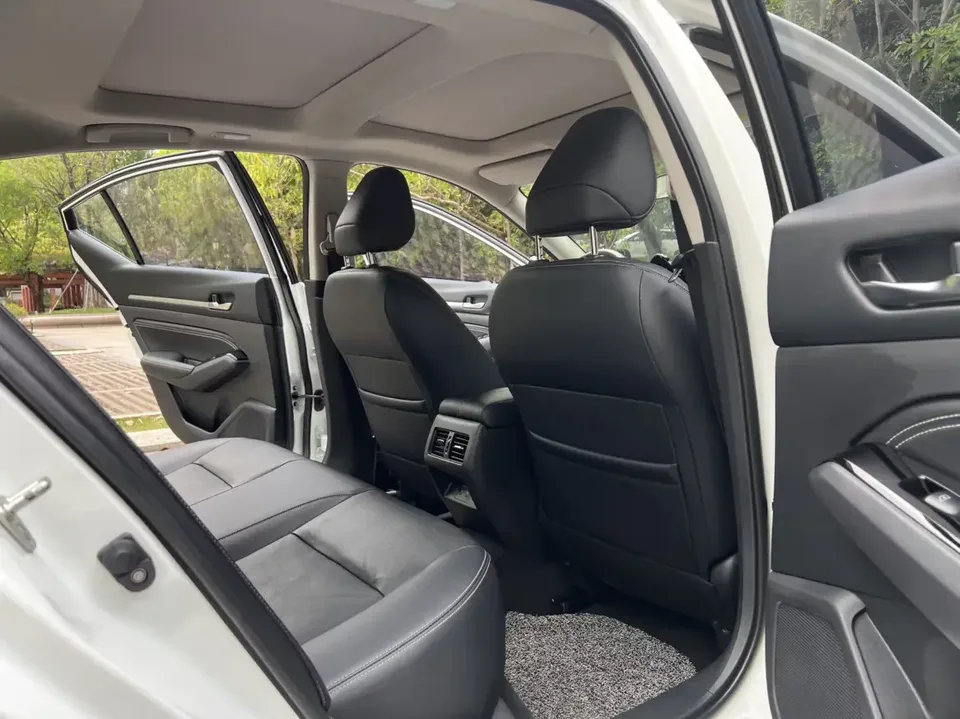 Nissan Altima Sound of nature 2022 2.0L XL-TLS Enjoy Edition 2023 — thumbnail 5