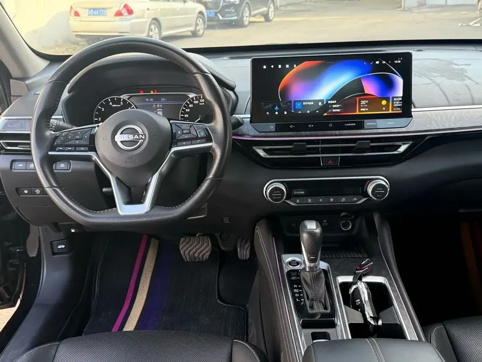 Nissan Altima Sound of nature 2022 2.0L XL-Upr Premium Edition 2023 — thumbnail 3