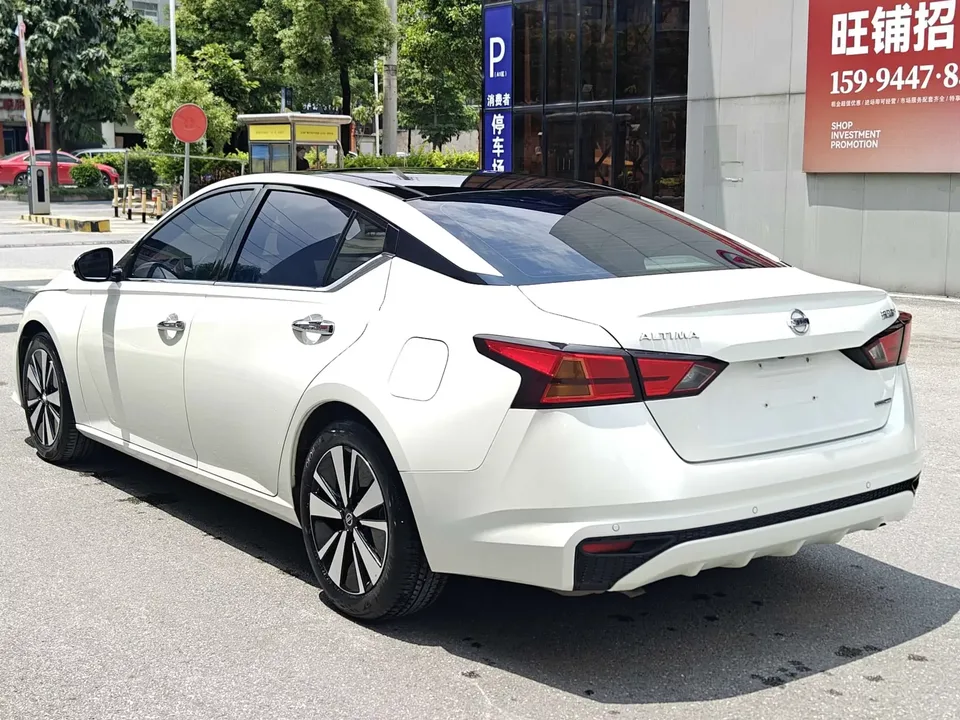 Nissan Altima Sound of nature 2021 2.0L XL Comfort Edition 2022 — thumbnail 4