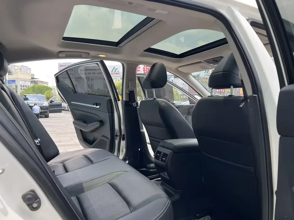 Nissan Altima Sound of nature 2021 2.0L XL Comfort Edition 2022 — миниатюра 4