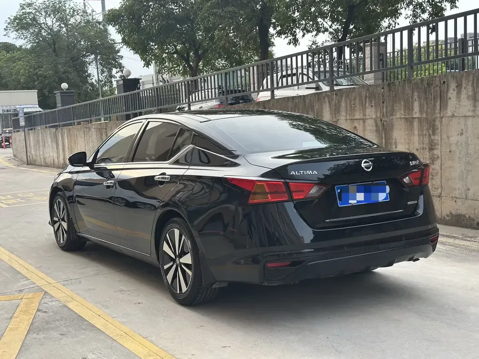 Nissan Altima Sound of nature 2021 2.0L XL Comfort Edition 2022 — thumbnail 4