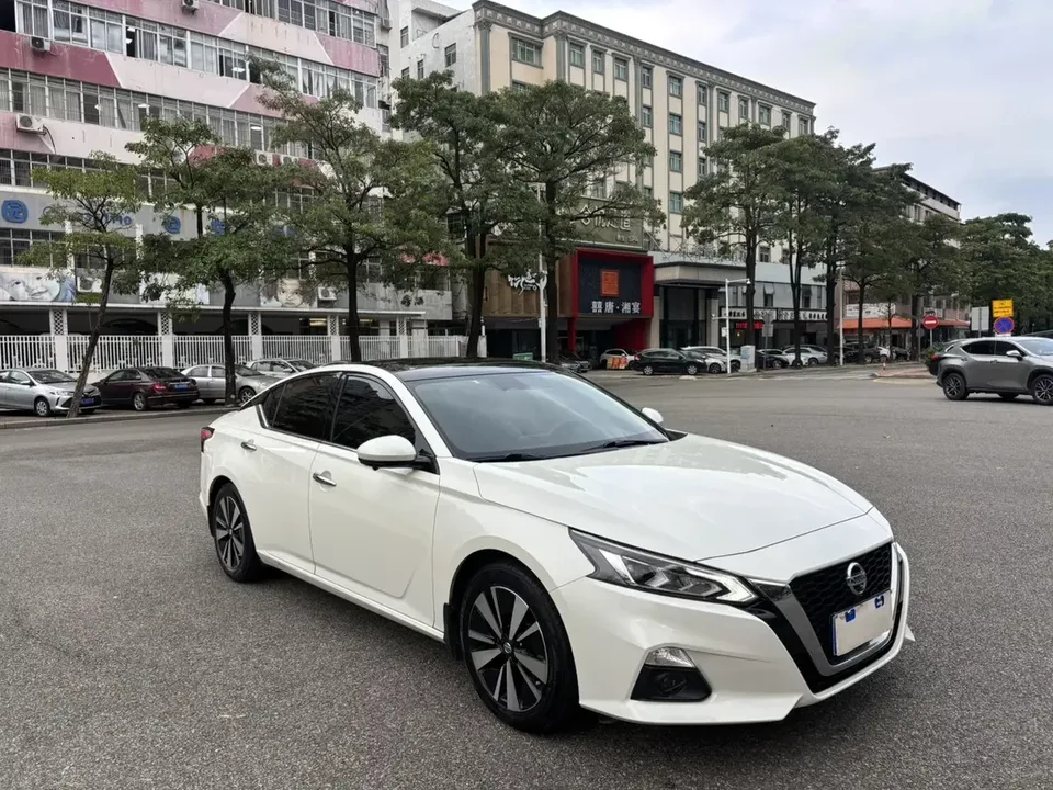 Nissan Altima Sound of nature 2021 2.0L XL Comfort Edition 2022 — thumbnail 3