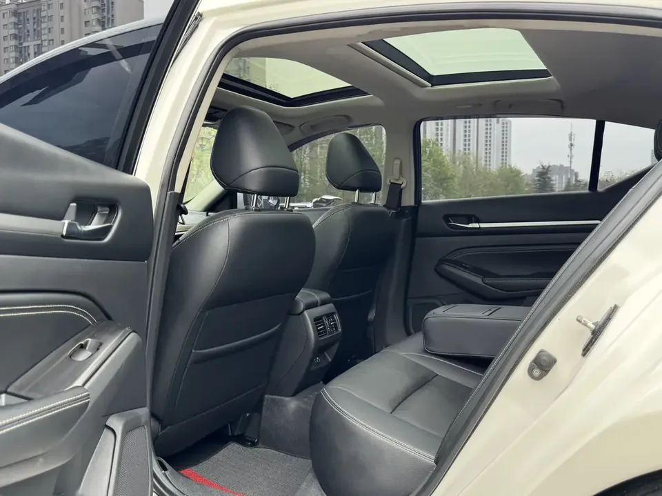 Nissan Altima Sound of nature 2021 2.0L XL Comfort Edition 2022 — thumbnail 3