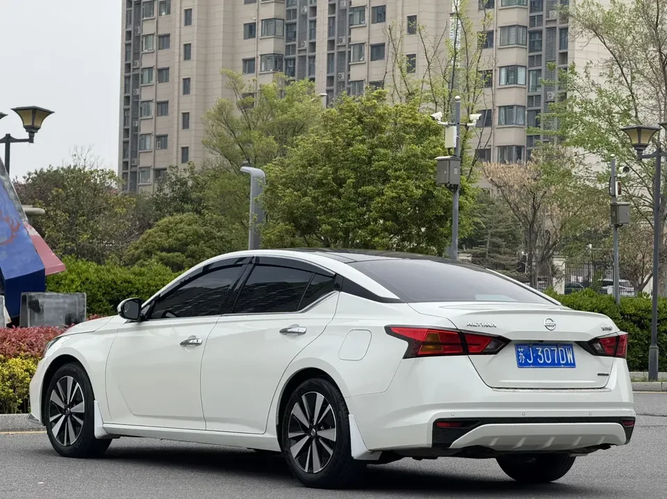 Nissan Altima Sound of nature 2021 2.0L XL Comfort Edition 2022 — thumbnail 4