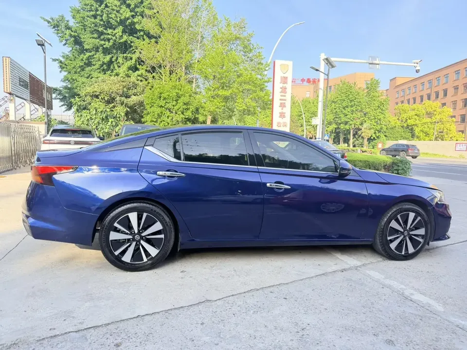 Nissan Altima Sound of nature 2021 2.0L XE Fashion Edition 2022 — миниатюра 2