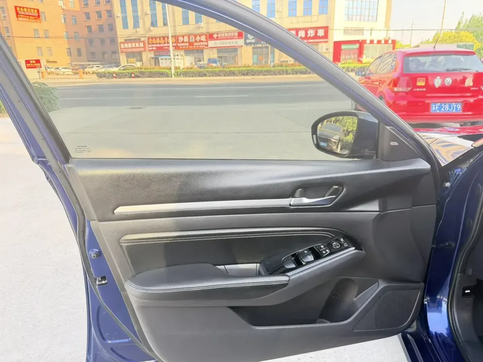 Nissan Altima Sound of nature 2021 2.0L XE Fashion Edition 2022 — миниатюра 4