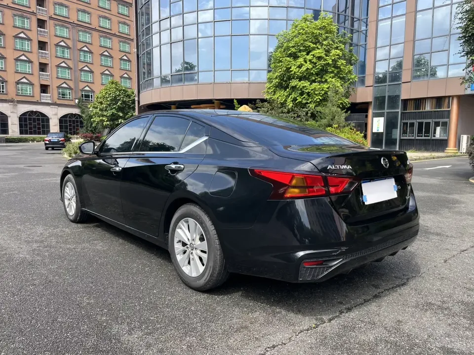 Nissan Altima Sound of nature 2021 2.0L XE Exclusive Edition 2022 — thumbnail 2