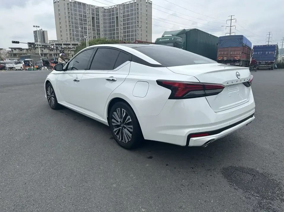 Nissan Altima Sound of nature 2022 2.0L XE Pure Edition 2024 — thumbnail 4