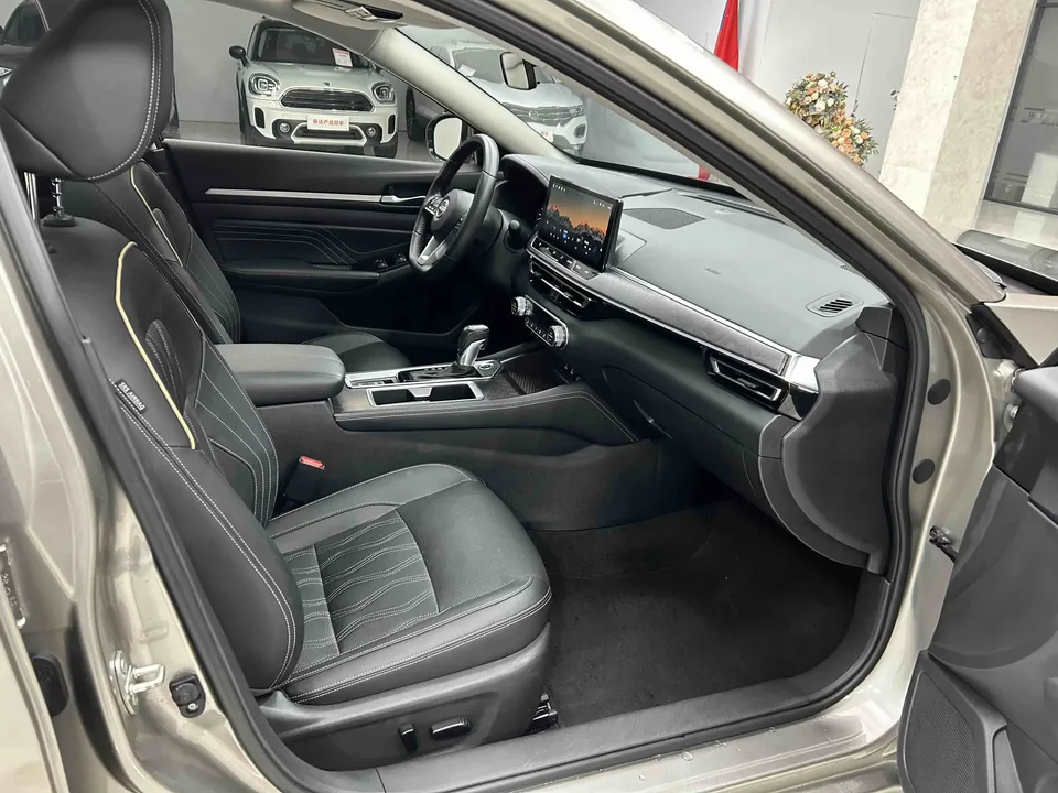 Nissan Altima Sound of nature 2022 2.0L XL-Upr Premium Edition 2022 — thumbnail 4