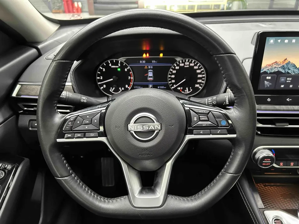 Nissan Altima Sound of nature 2022 2.0L XL-Upr Premium Edition 2022 — thumbnail 5