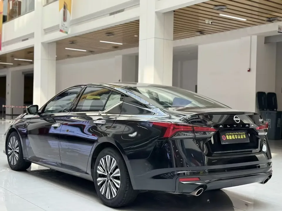 Nissan Altima Sound of nature 2022 2.0L XL-TLS Enjoy Edition 2023 — thumbnail 2