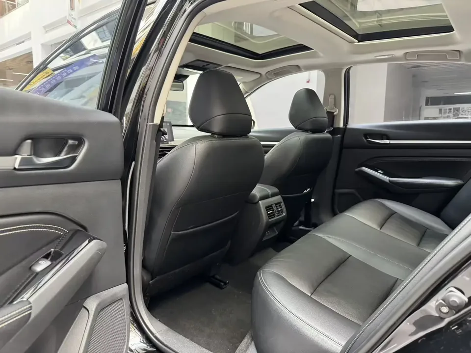 Nissan Altima Sound of nature 2022 2.0L XL-TLS Enjoy Edition 2023 — thumbnail 5