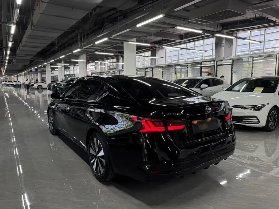 Nissan Altima Sound of nature 2022 2.0L XL-TLS Enjoy Edition 2023 — thumbnail 4