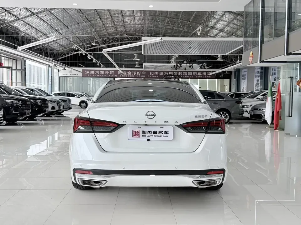 Nissan Altima Sound of nature 2022 2.0L XL-Upr Premium Edition 2023 — thumbnail 2