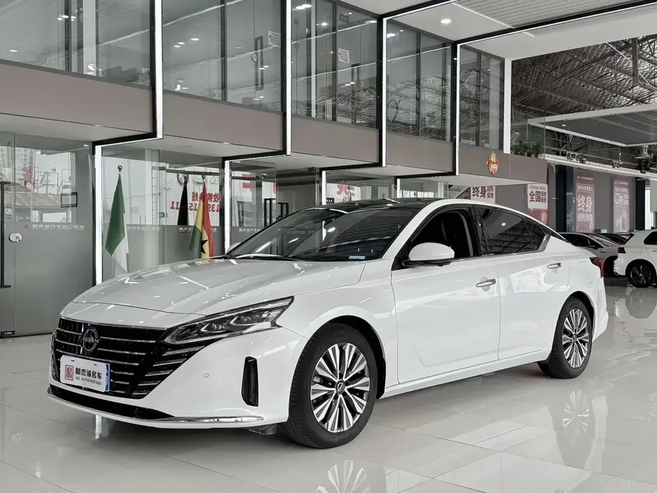 Nissan Altima Sound of nature 2022 2.0L XL-Upr Premium Edition 2023 — photo 1, buy with delivery to Moscow