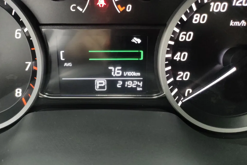 Nissan Sylphy Sylphy 2022 Classic 1.6 XL CVT Deluxe Edition 2023 — thumbnail 4