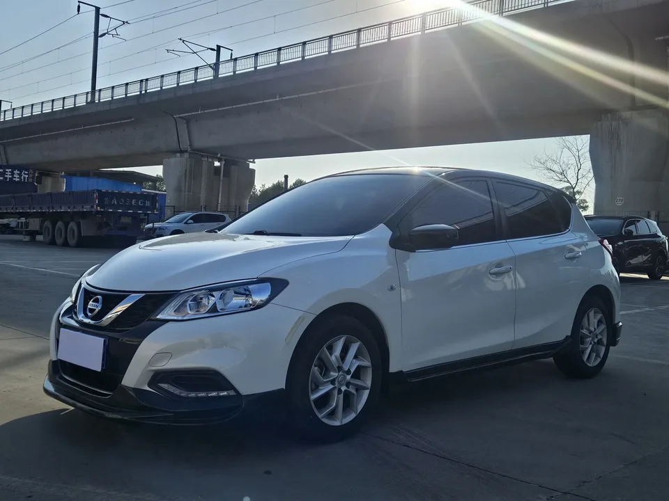 Nissan Tiida Tiida 2021 1.6L CVT Cool Edition 2022 — photo 1, buy with delivery to Moscow