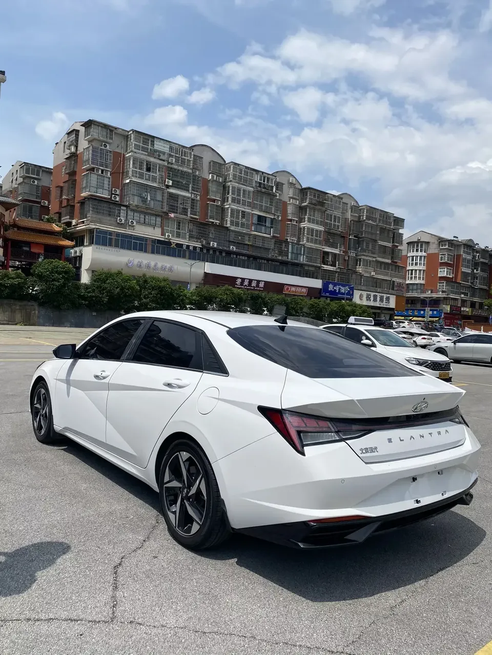 Hyundai Elantra Elantra 2021 1.5L CVT LUX Premium Edition 2022 — thumbnail 2