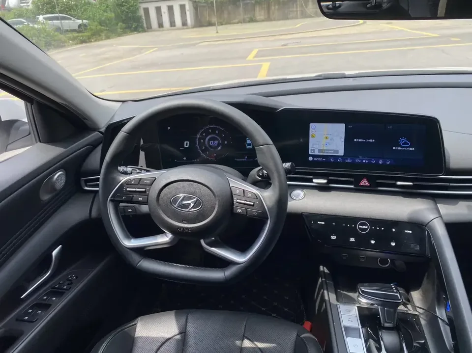 Hyundai Elantra Elantra 2021 1.5L CVT LUX Premium Edition 2022 — thumbnail 5