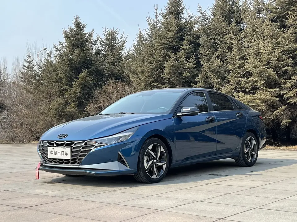 Hyundai Elantra Elantra 2022 1.5L CVT LUX Premium Edition 2022 — photo 1, buy with delivery to Moscow