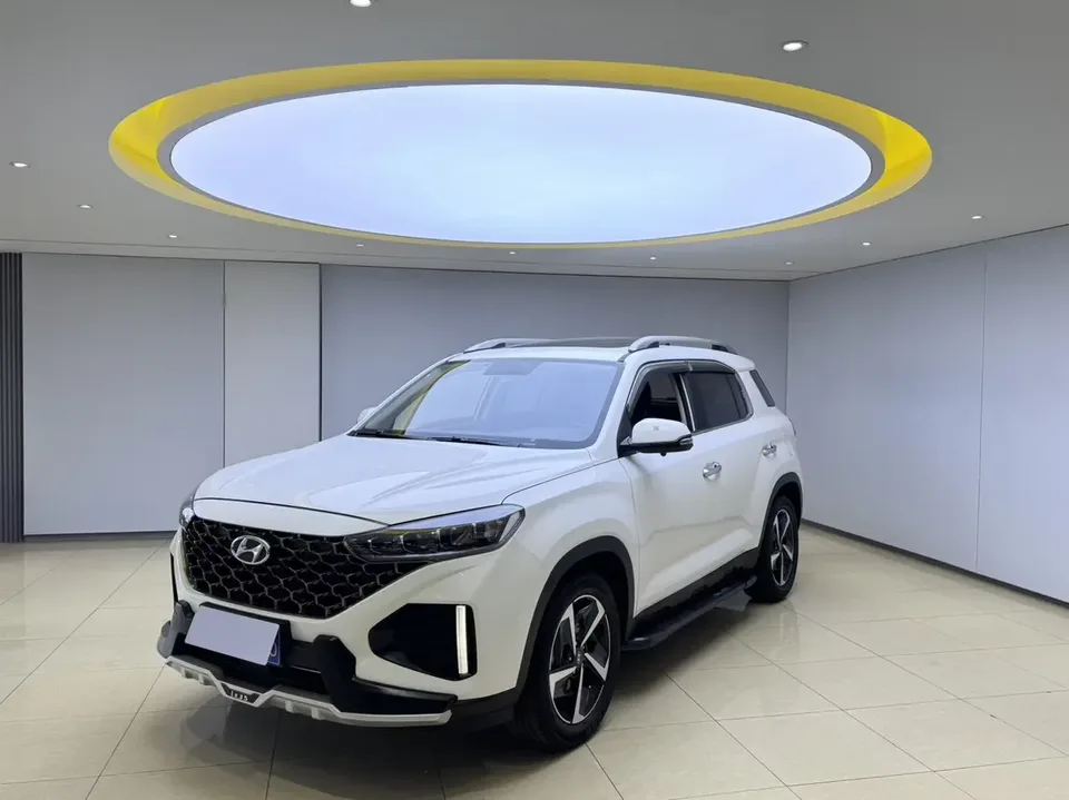 Hyundai ix35 Hyundai ix35 2021 240T GDi DCT 2WD Flagship Edition TOP 2022 — photo 1, buy with delivery to Moscow
