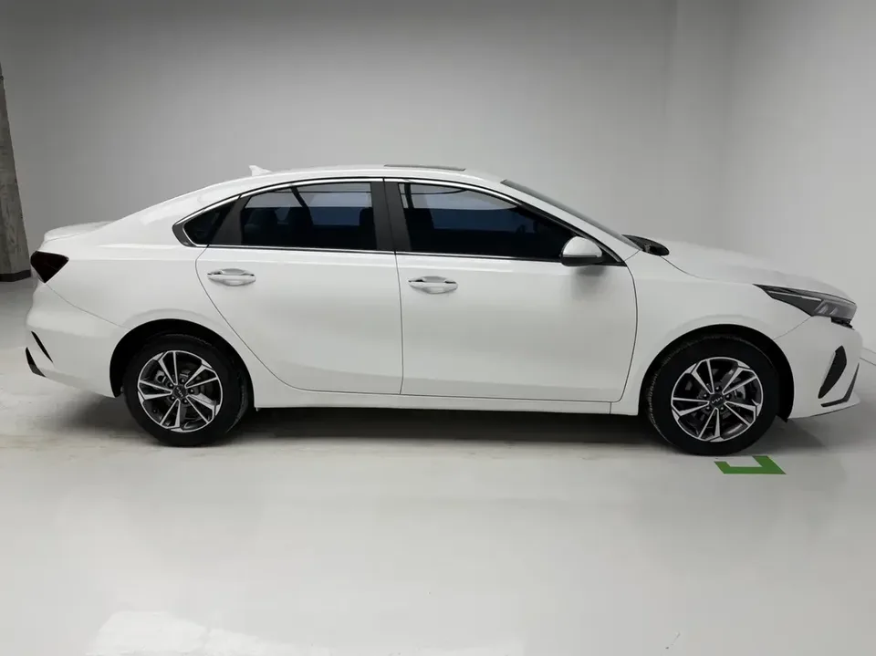 Kia K3 Kia K3 2023 1.5L IVT Deluxe Edition 2023 — thumbnail 2