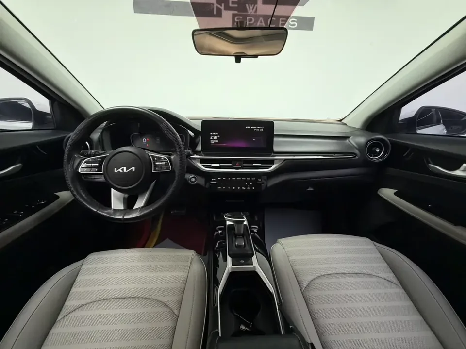 Kia K3 Kia K3 2023 1.5L IVT Deluxe Edition 2023 — thumbnail 3
