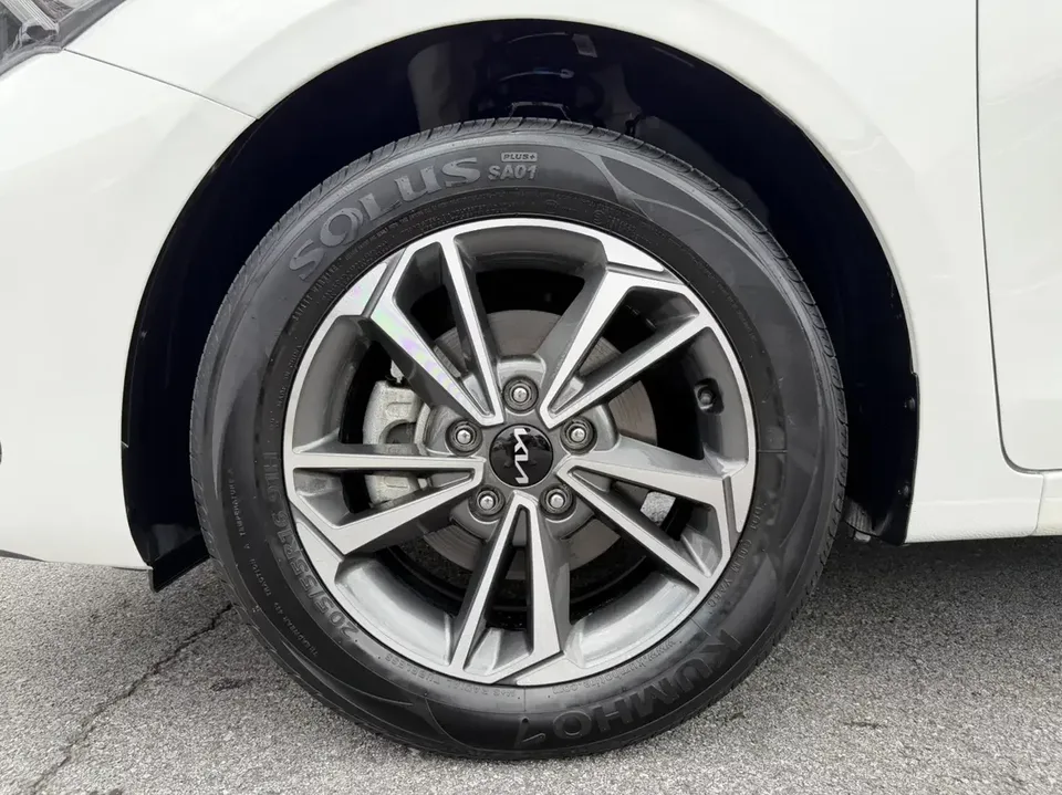 Kia K3 Kia K3 2023 1.5L IVT Deluxe Edition 2023 — thumbnail 4
