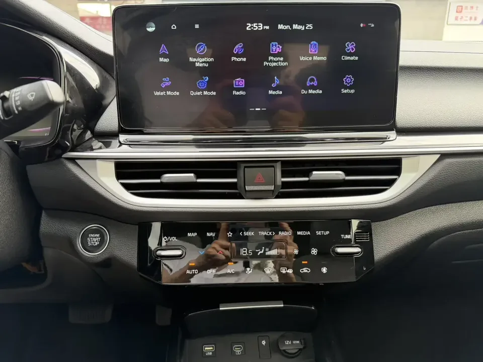 Kia K3 Kia K3 2023 1.5L IVT Deluxe Edition 2023 — thumbnail 5