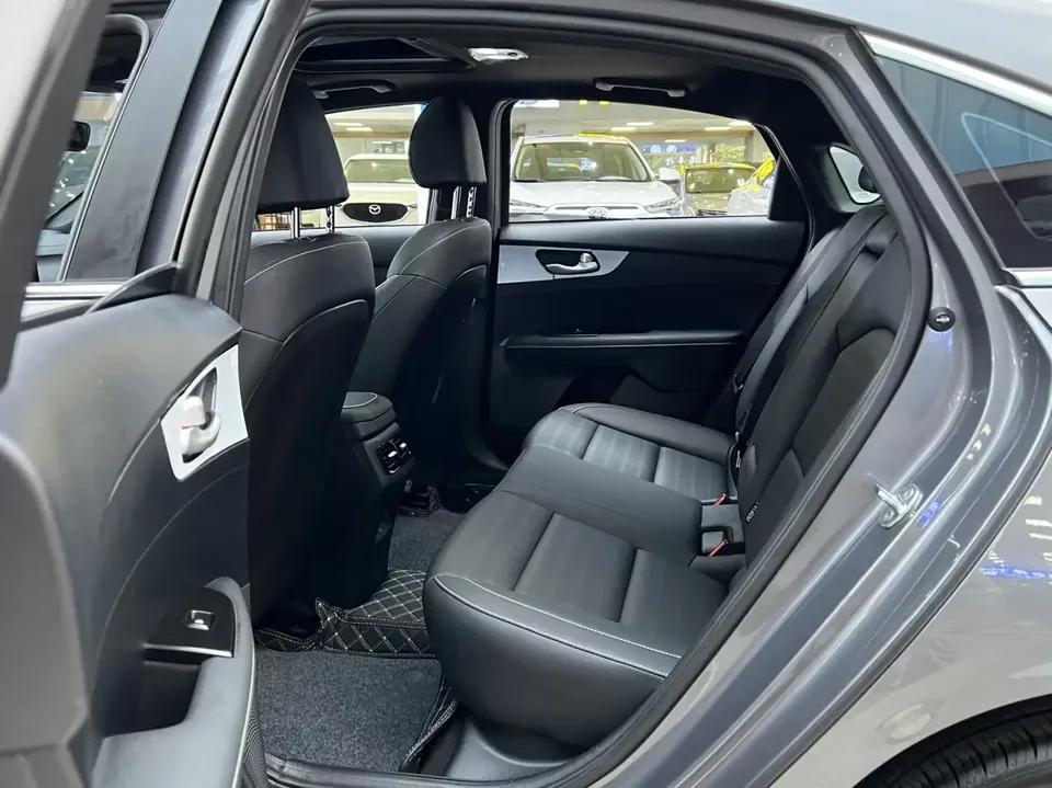 Kia K3 Kia K3 2023 1.5L IVT Premium Edition 2023 — thumbnail 5