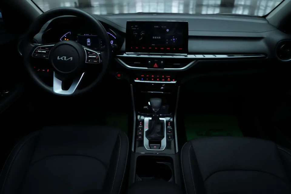 Kia K3 Kia K3 2021 1.5L CVT New Edition 2023 — миниатюра 4