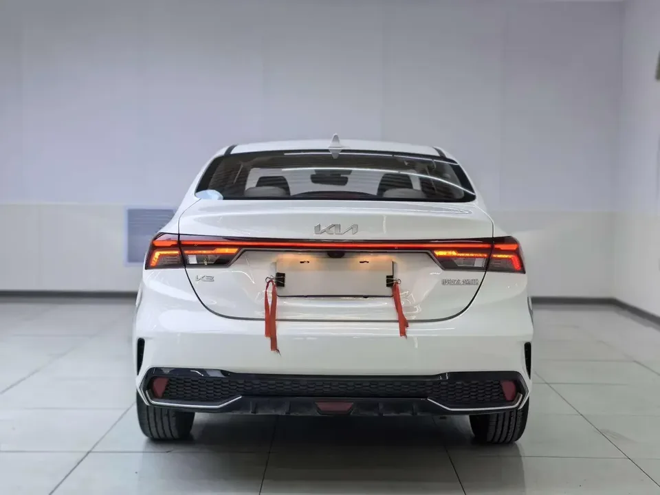Kia K3 Kia K3 2023 1.5L IVT Deluxe Edition 2022 — thumbnail 2