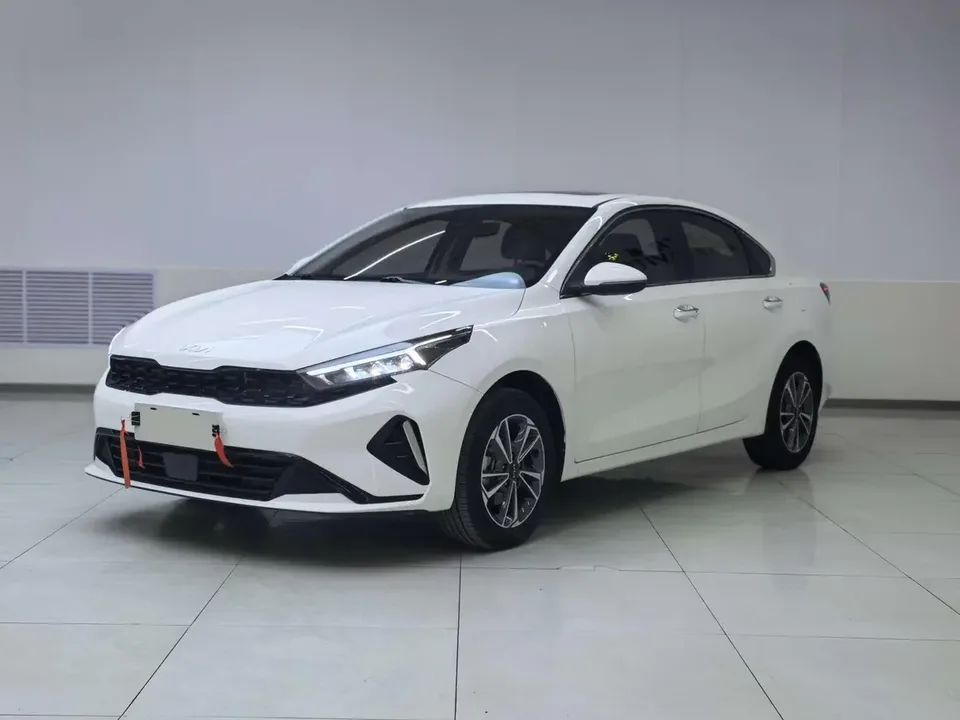 Kia K3 Kia K3 2023 1.5L IVT Deluxe Edition 2022 — photo 1, buy with delivery to Moscow