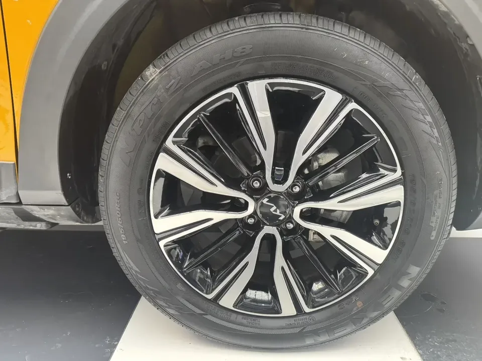 Kia KX1 Yipao 2021 1.4L CVT Fun Sunroof Model 2023 — миниатюра 3