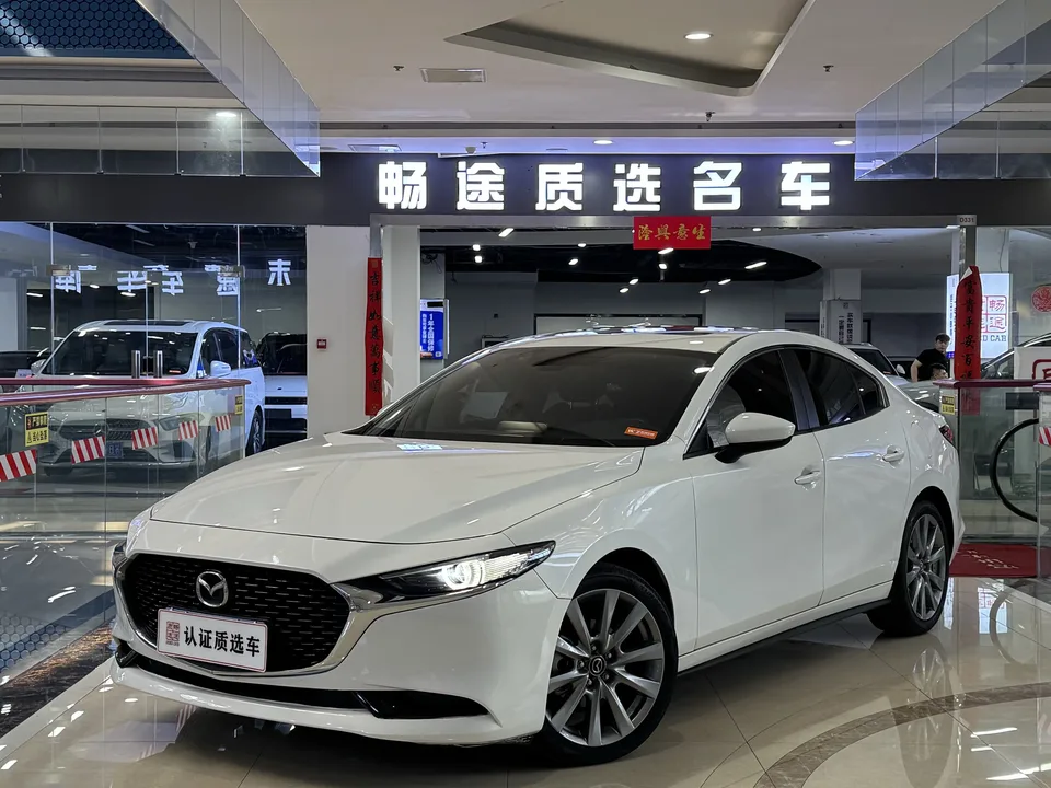 Mazda Axela Mazda3 Angkesela 2021 2.0L Automatic Premium Edition 2022 — photo 1, buy with delivery to Moscow