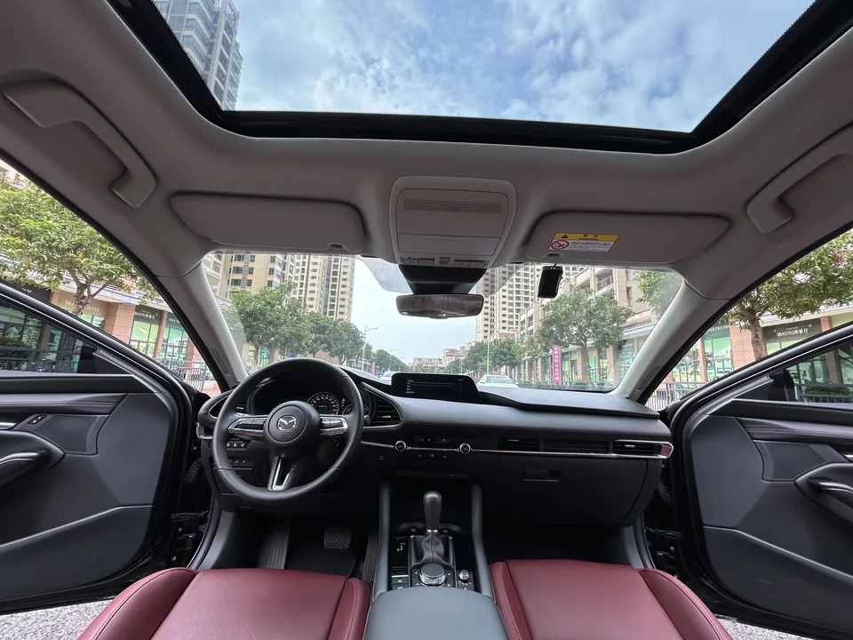 Mazda Axela Mazda3 Angkesela 2023 2.0L Automatic Premium Edition 2025 — thumbnail 3