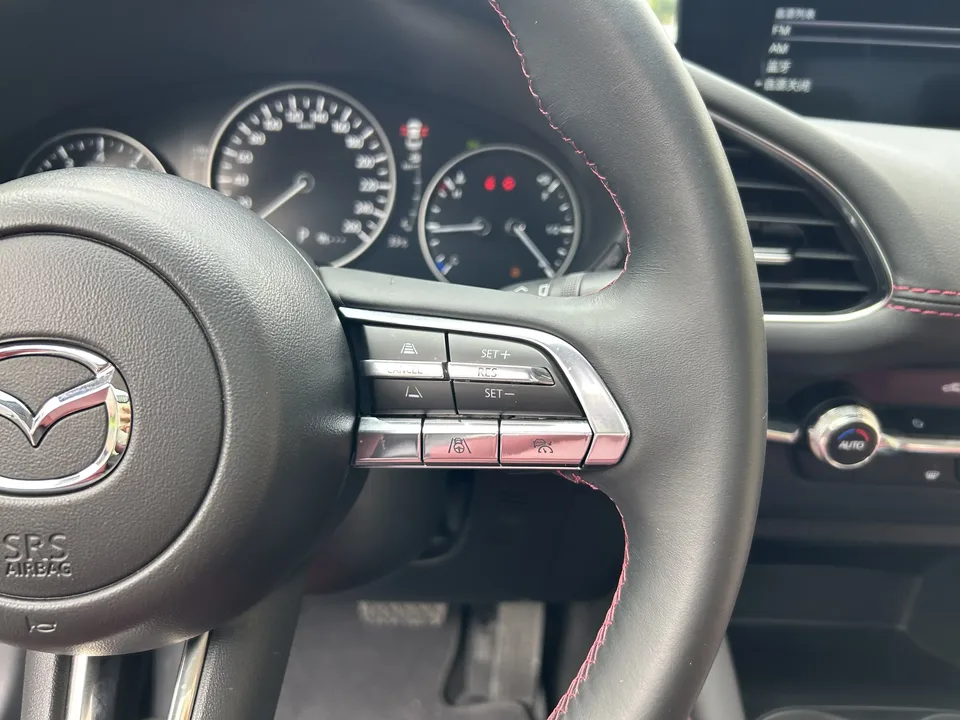 Mazda Axela Mazda3 Angkesela 2023 2.0L Automatic Premium Edition 2025 — thumbnail 4